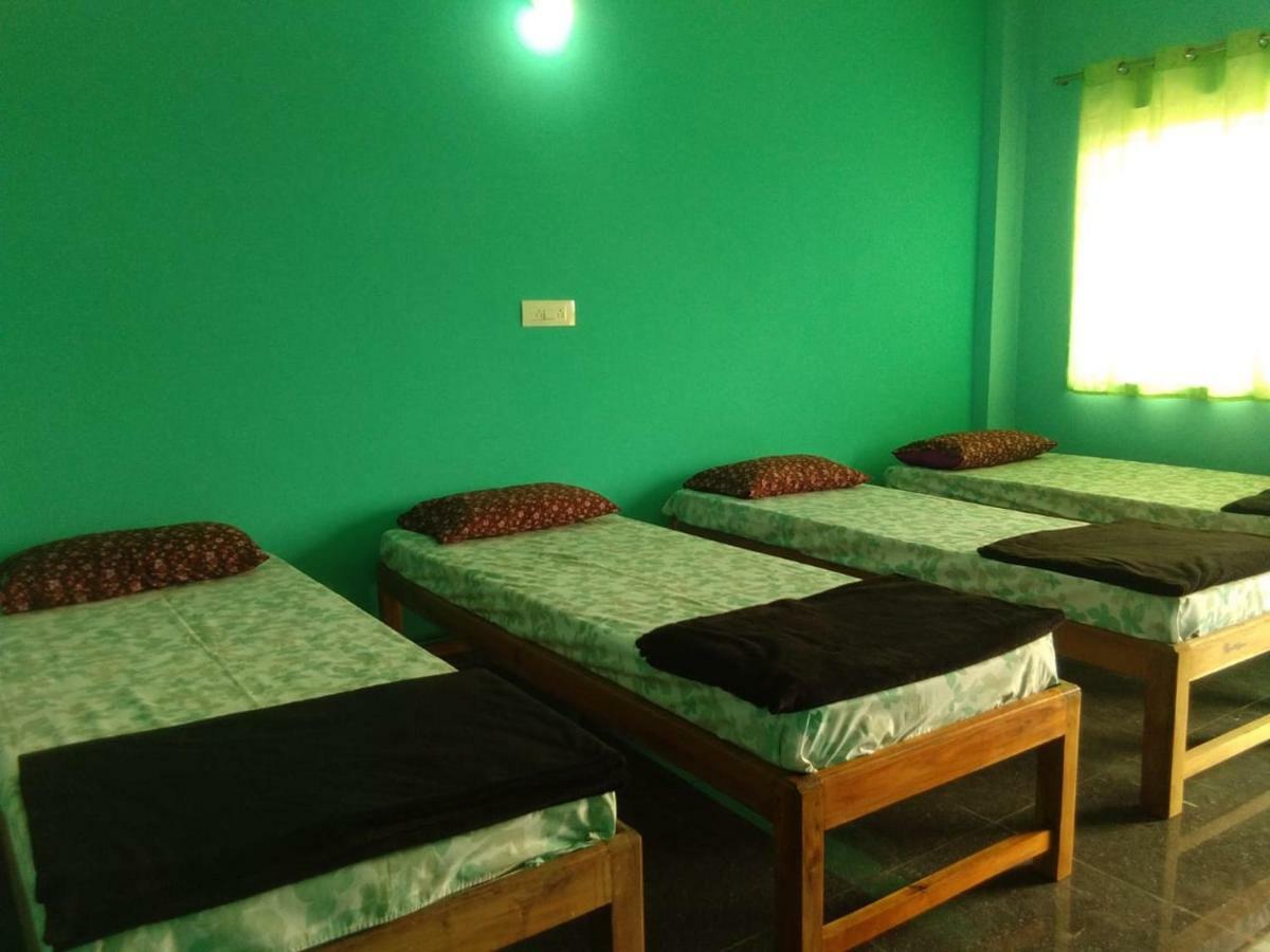 M G Cottage & Dormitory Gokarna  Exterior foto